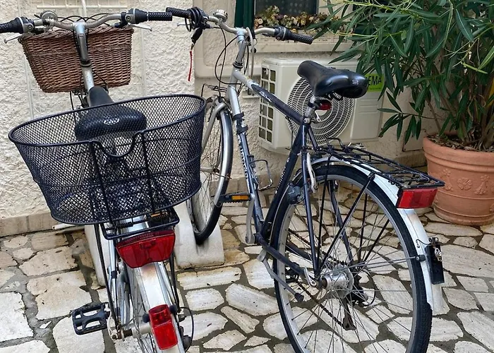 La Casina Al Mare 別荘 マリーナ・ディ・カッラーラ